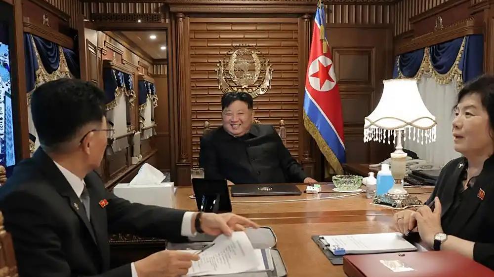 金正恩乘专列来华，现场画面公布