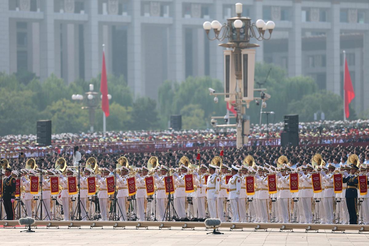 法新社镜头里的中国阅兵：西方媒体如何重新定义“中国震撼”