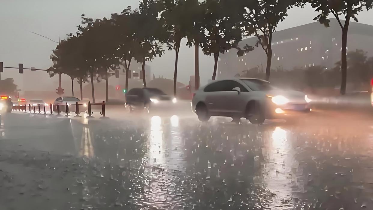河南这场雨为啥这么强？