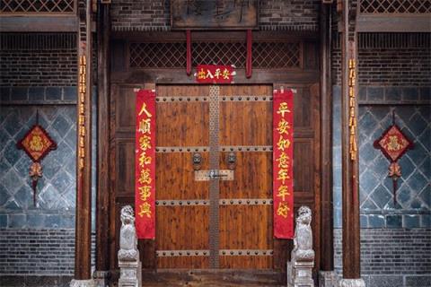 春聯(lián)的特點(diǎn)有哪些？春聯(lián)有什么特點(diǎn)