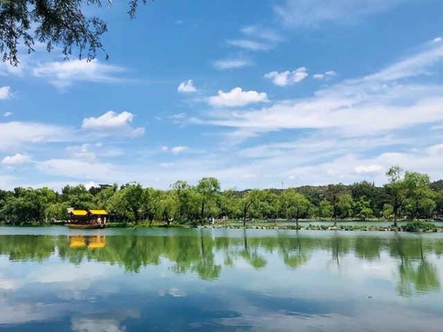 適合夏天游玩的8個(gè)著名景點(diǎn)(夏天旅游景點(diǎn)夏天)