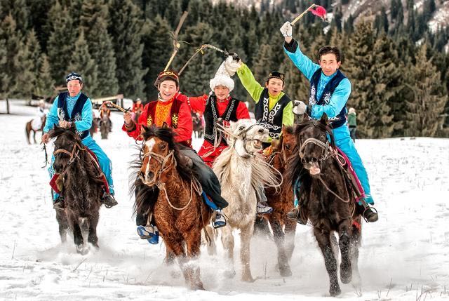 哈萨克族的风俗和传统文化有哪些