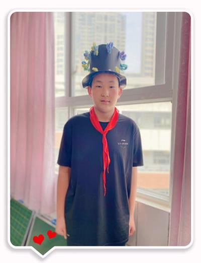 小学生数学课程帽如何正确佩戴？